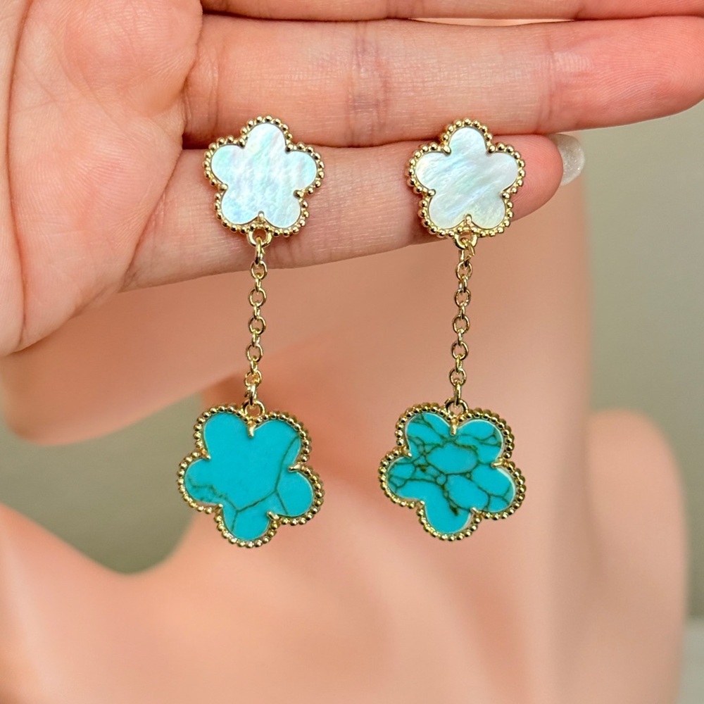 ⚜️ Gold and Turquoise Flower Drop Earrings - Picture 6 of 6